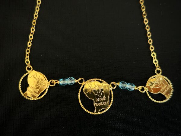 Collier 3 Cartes de la Guyane – Grenats Bleus – Image 2