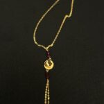 Parure de Main Motif Battée – Grenats Rouges