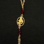 Parure de Main Motif Cayennaise – Grenats Rouges